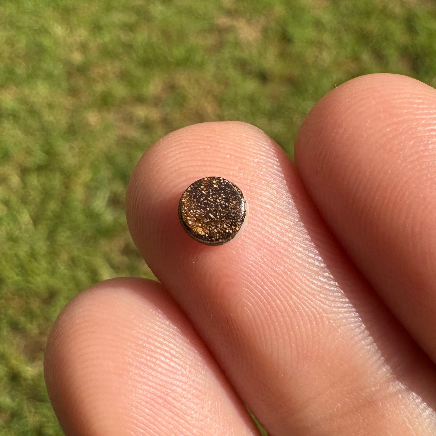 0.38 Ct extra small boulder opal