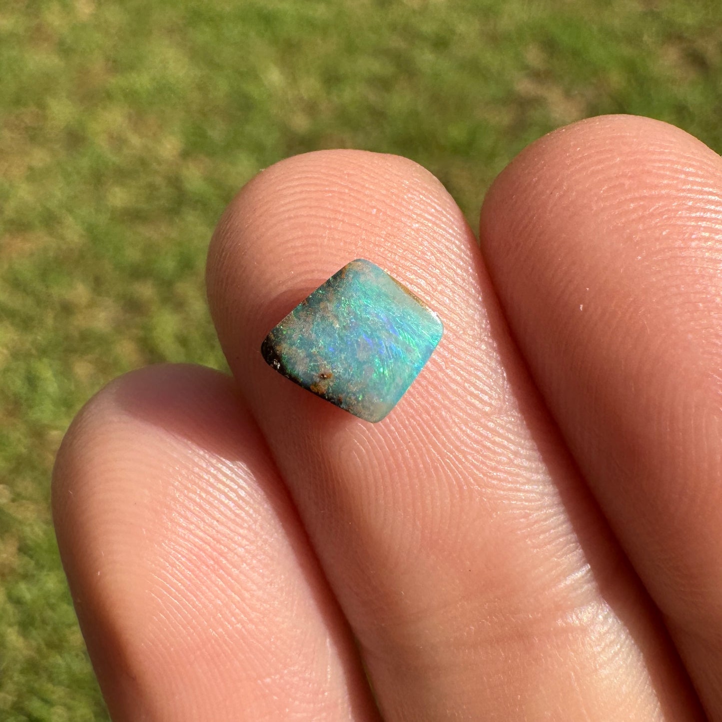 0.88 Ct small boulder opal