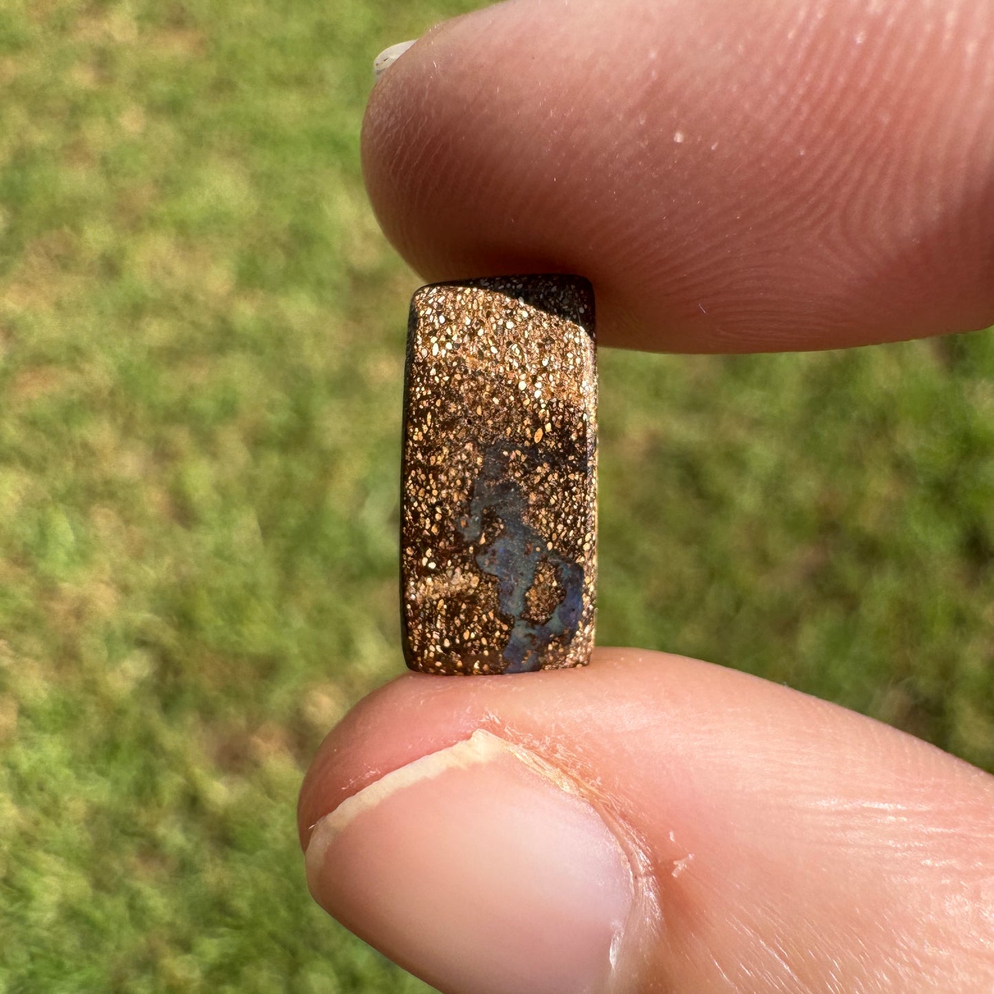 2.44 Ct small boulder opal