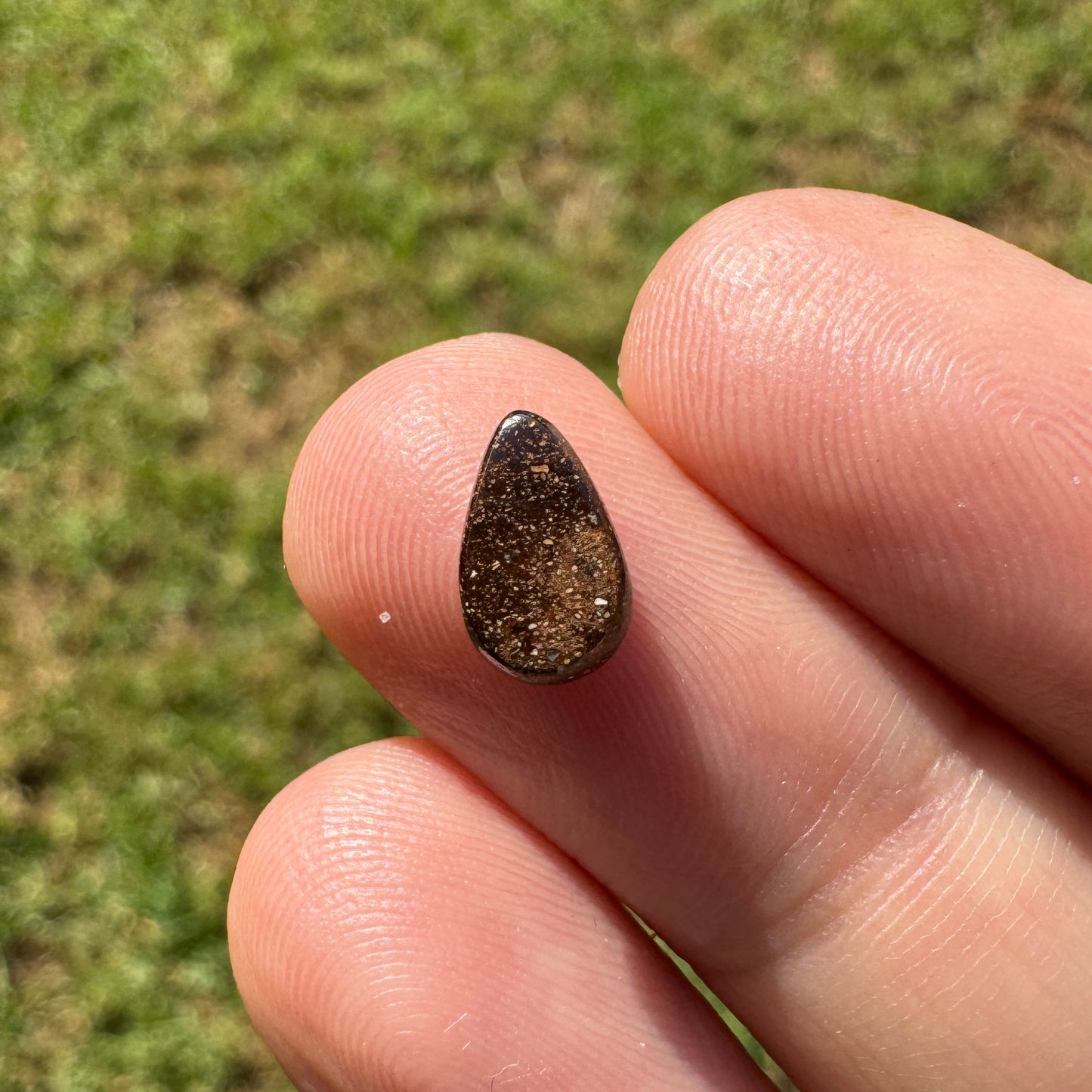 0.91 Ct extra small boulder opal