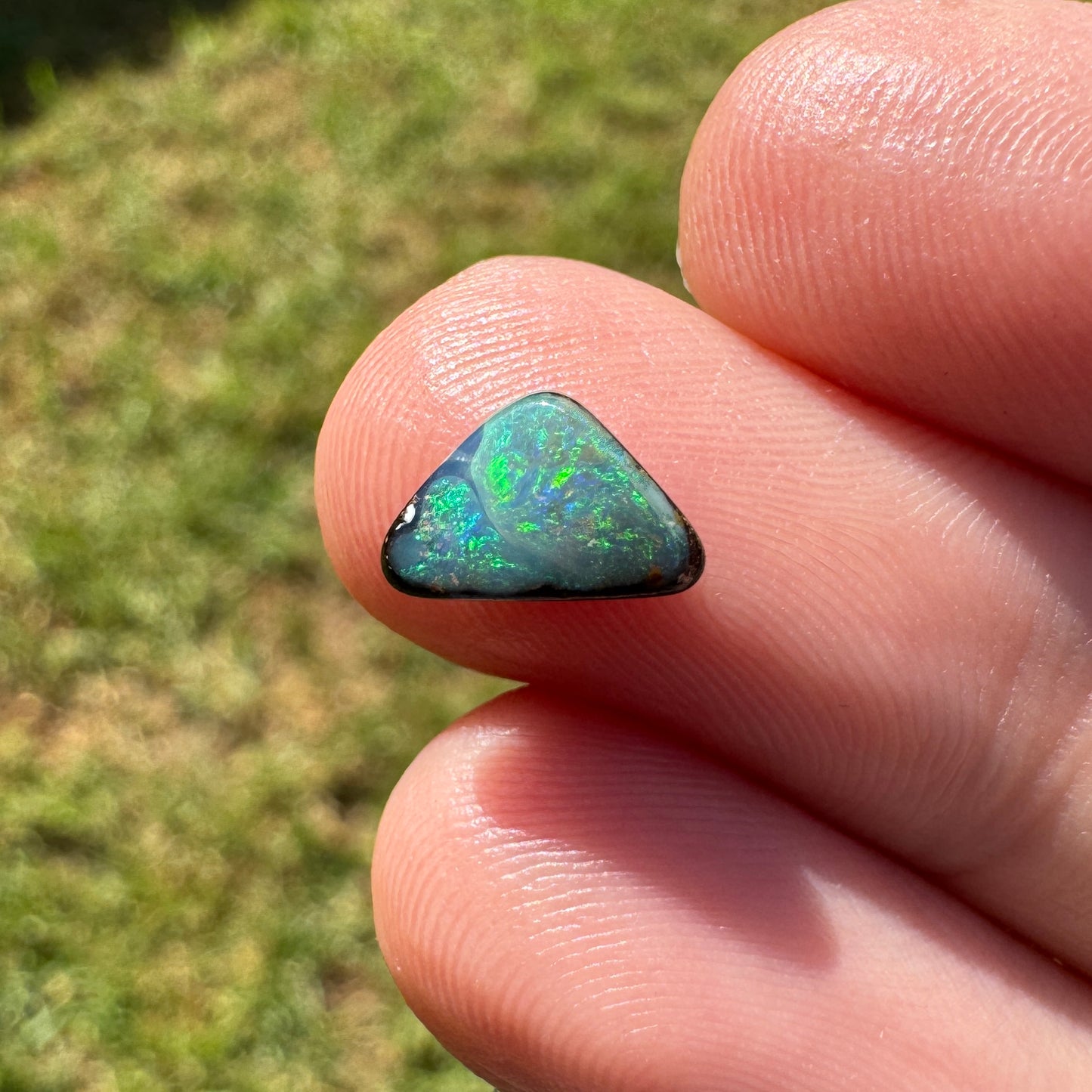 1.08 Ct extra small boulder opal