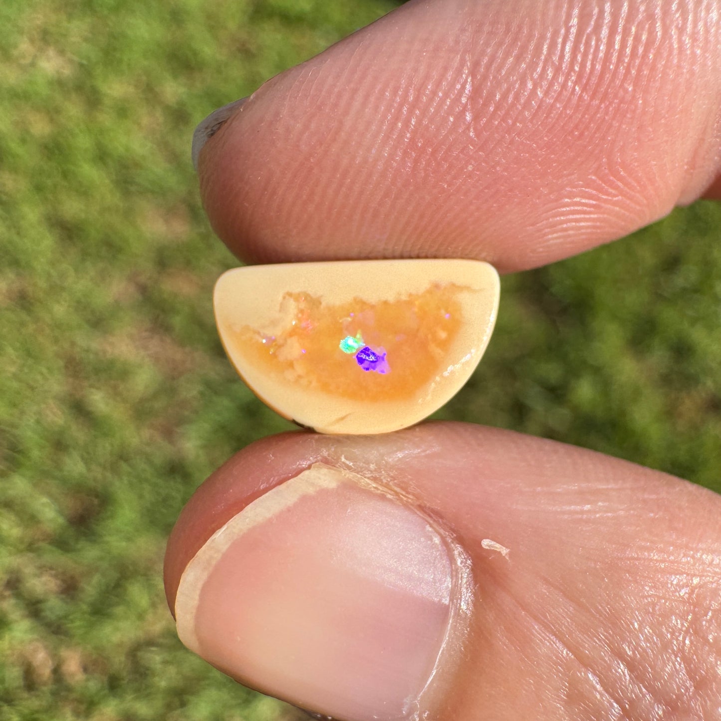 2.70 Ct small boulder opal