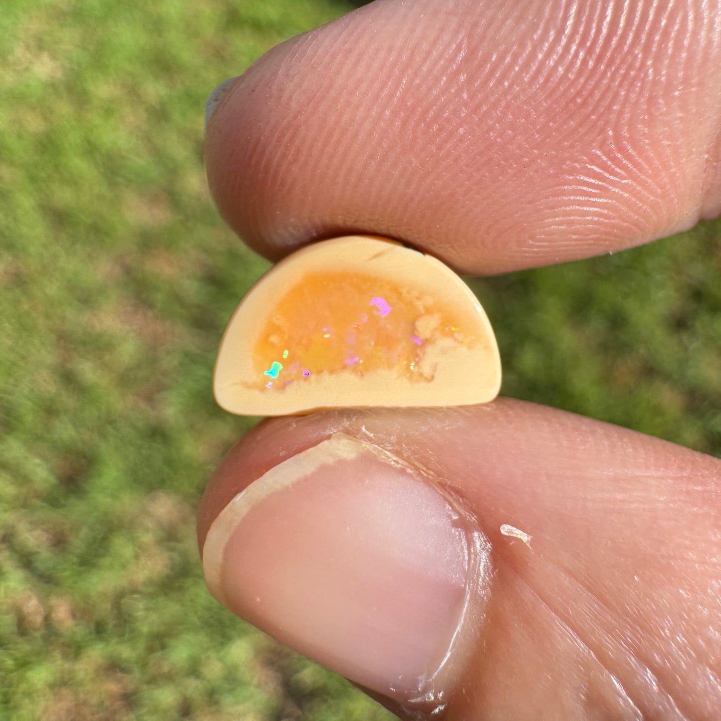 2.70 Ct small boulder opal