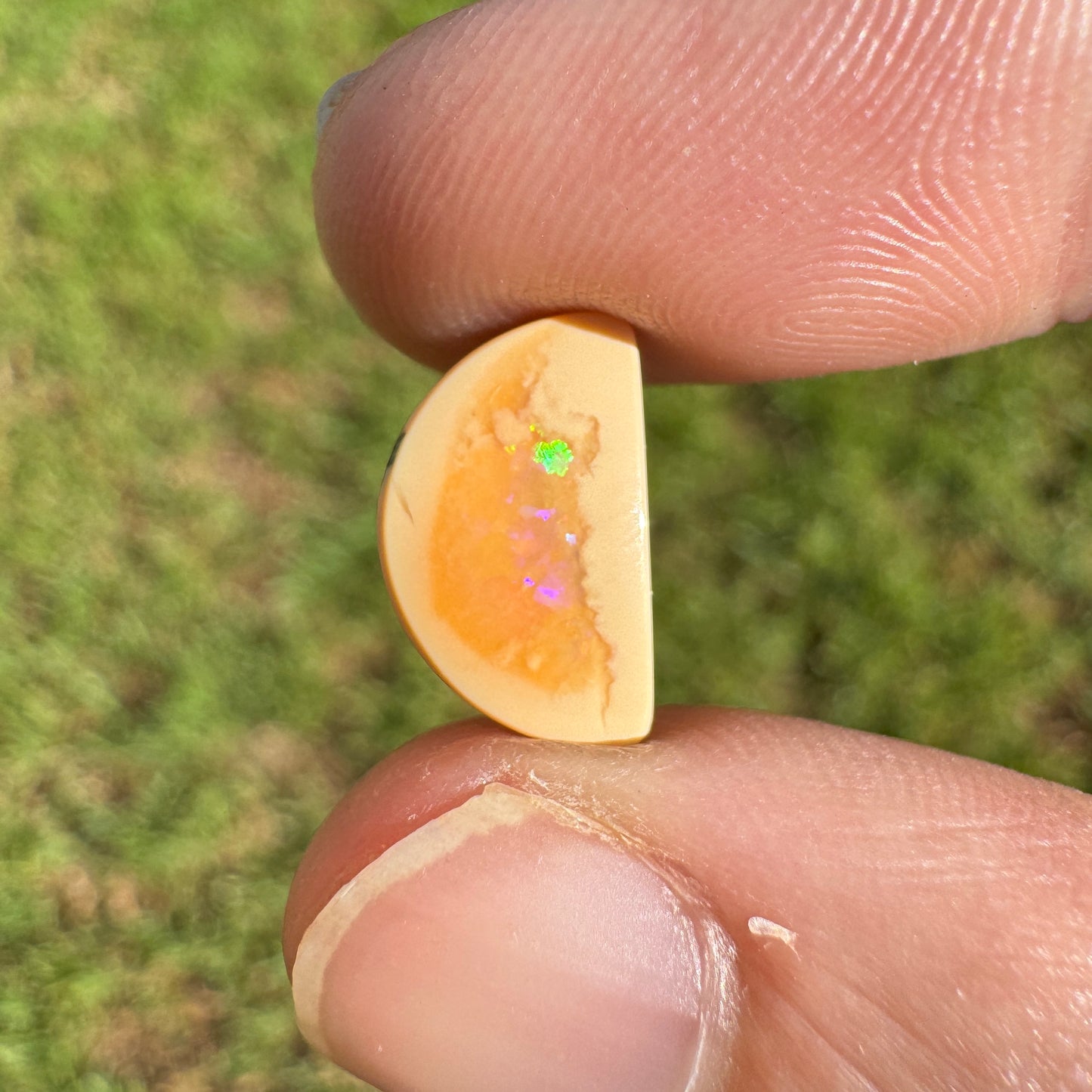 2.70 Ct small boulder opal