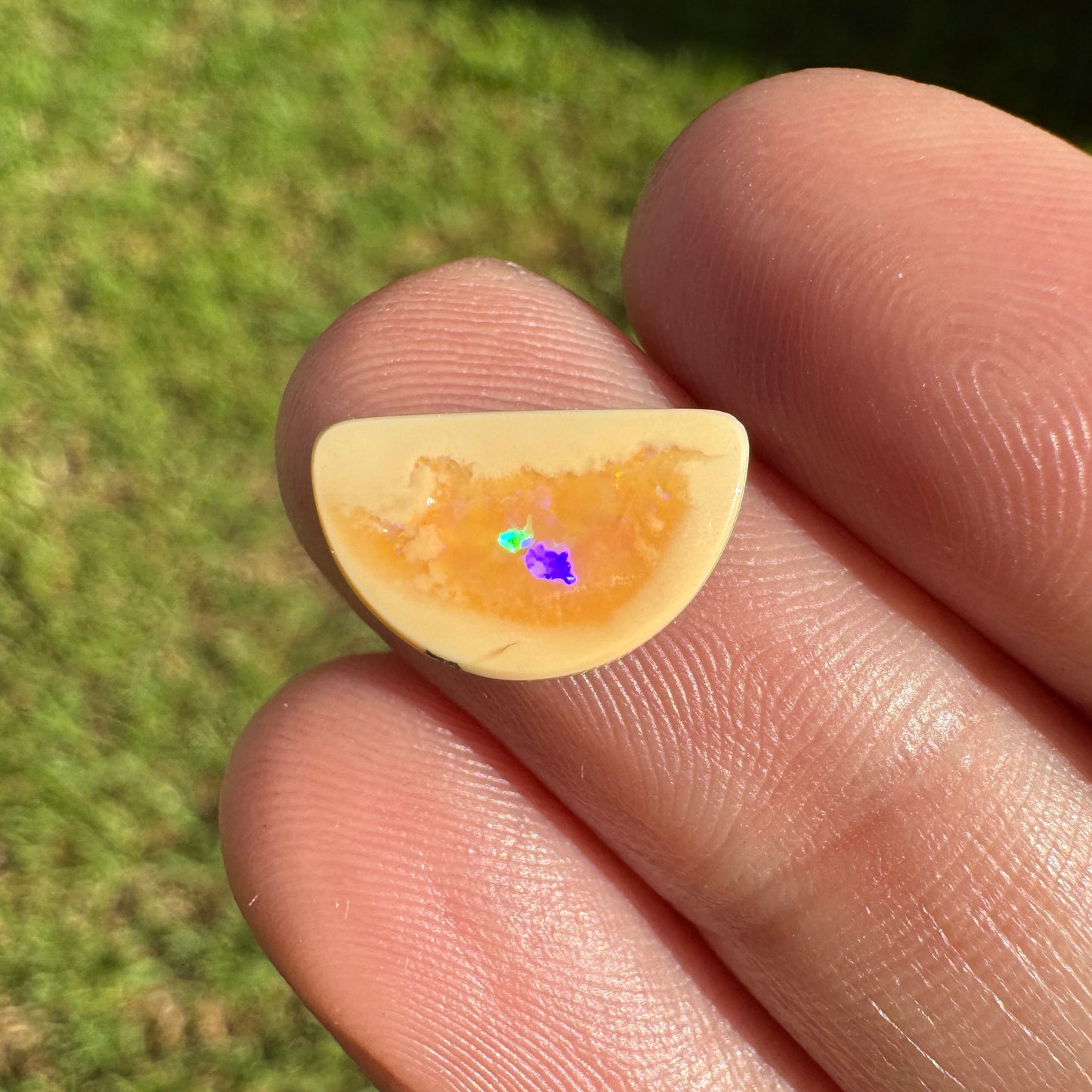 2.70 Ct small boulder opal