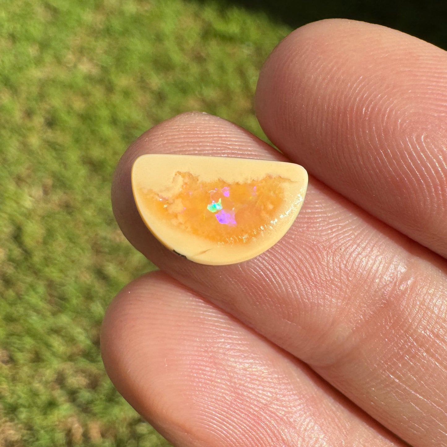 2.70 Ct small boulder opal