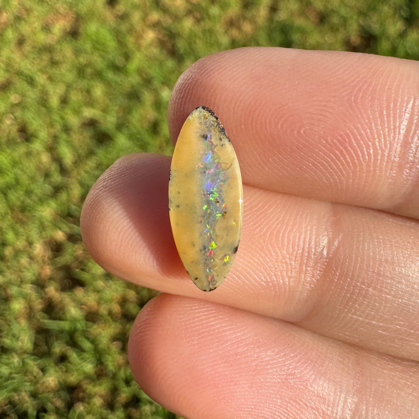 2.91 Ct small boulder opal