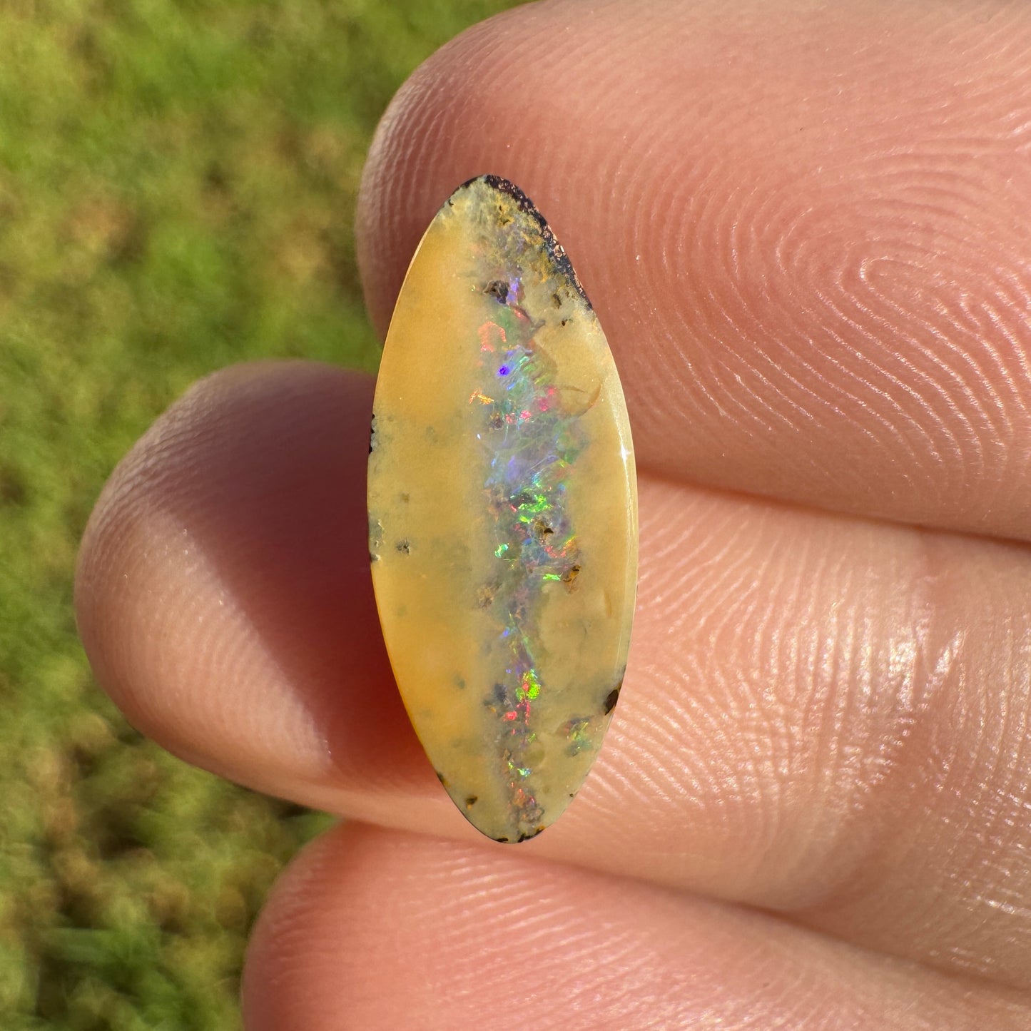 2.91 Ct small boulder opal