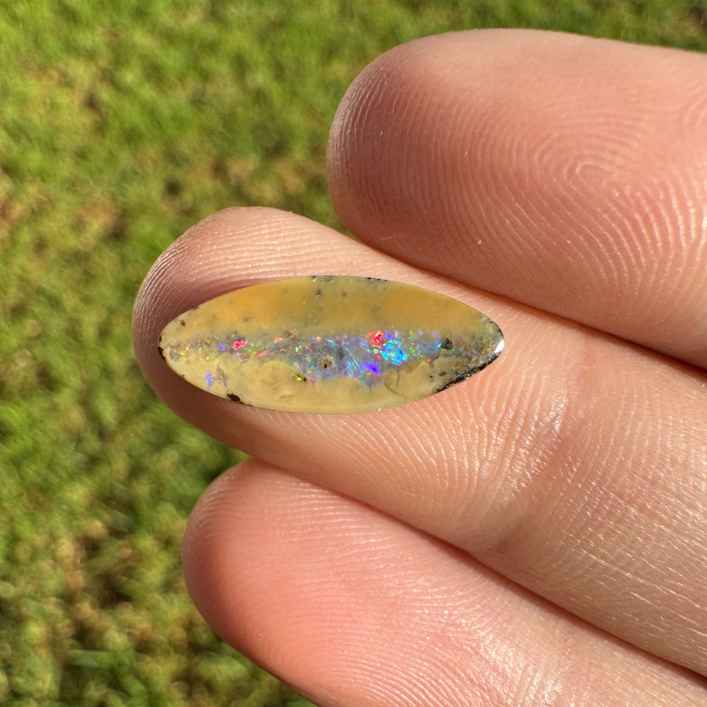 2.91 Ct small boulder opal