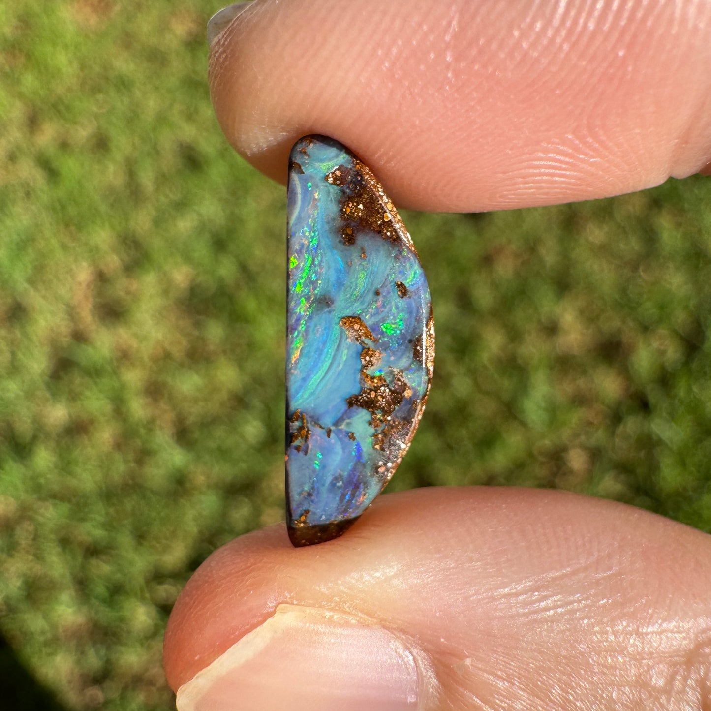 3.79 Ct small boulder opal