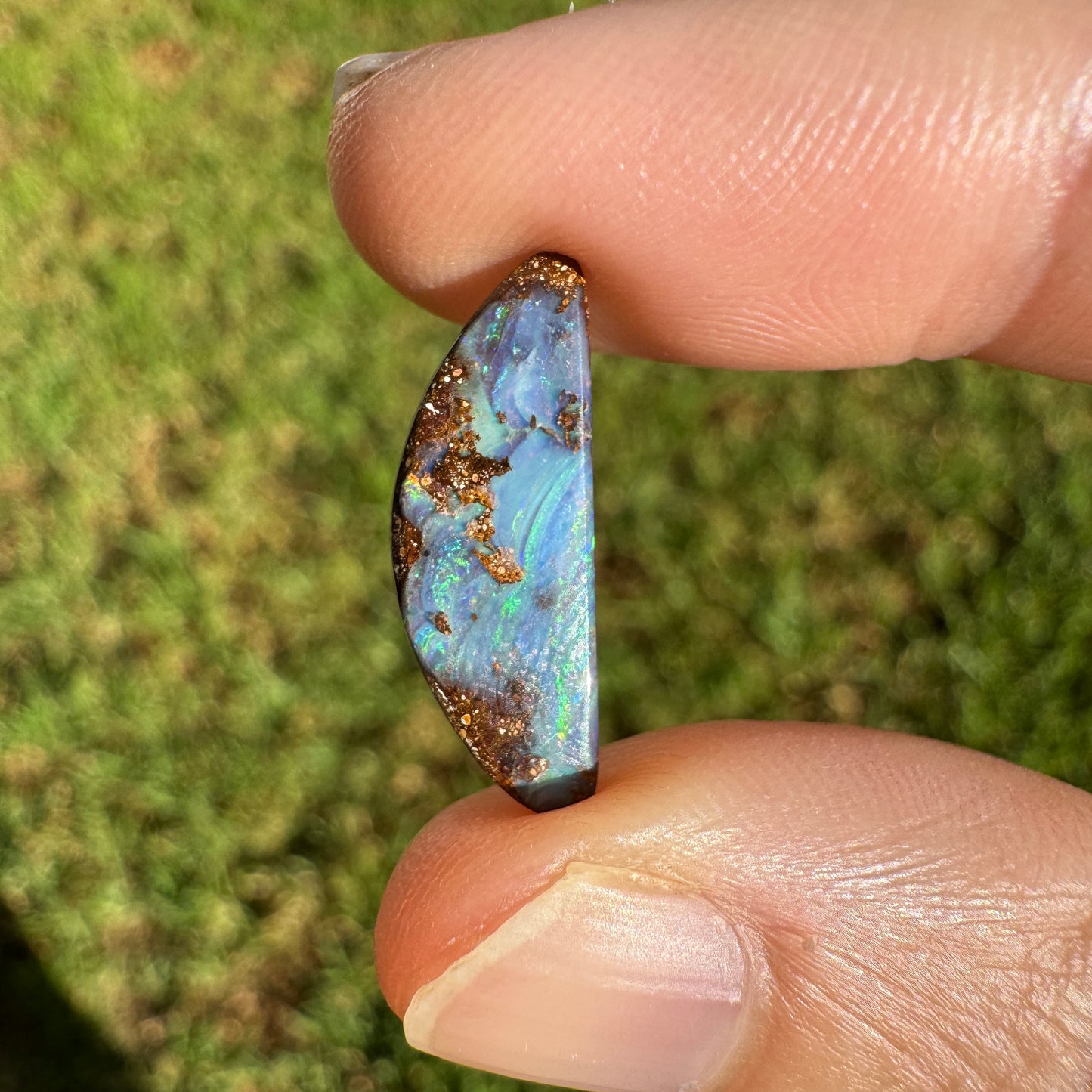 3.79 Ct small boulder opal