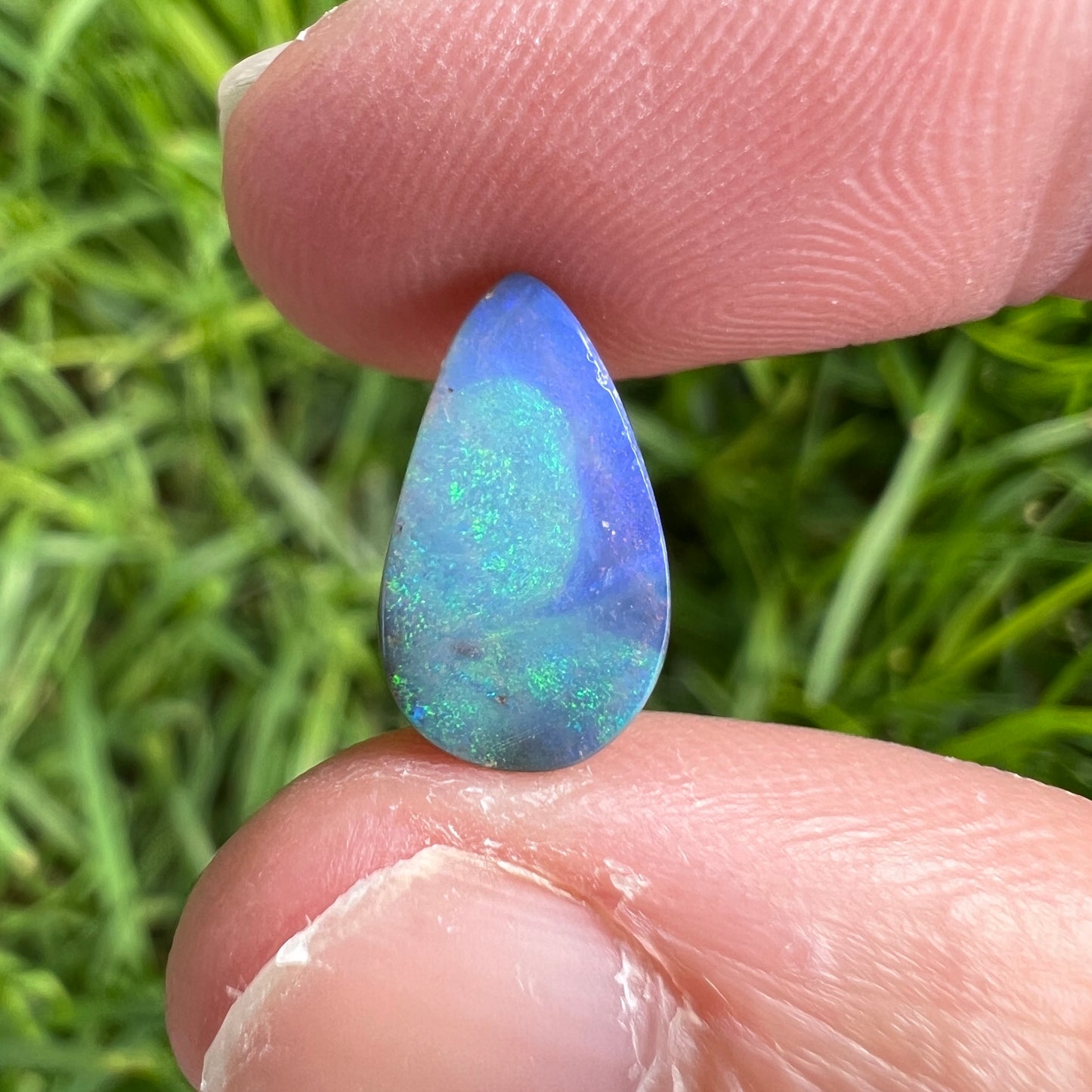 2.87 Ct green and blue boulder opal