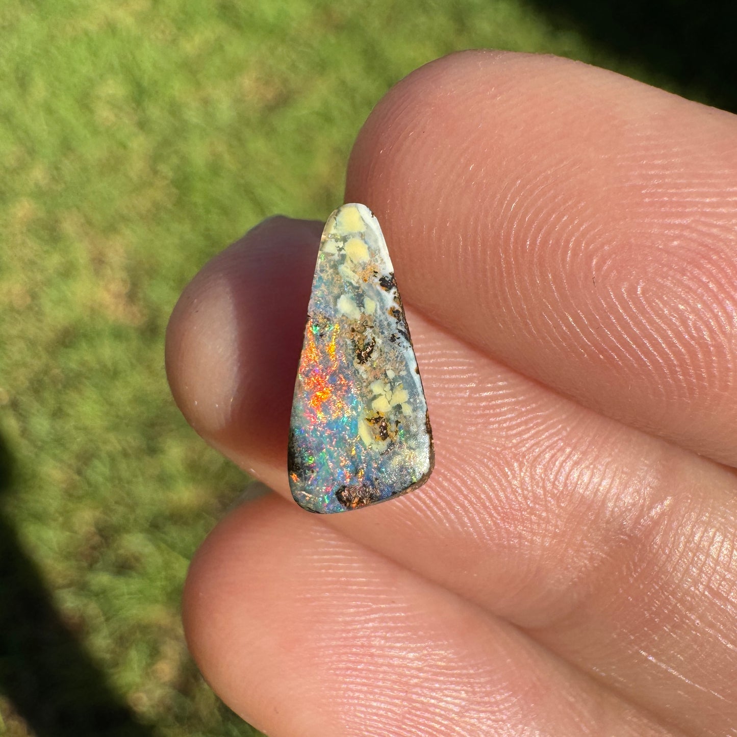 1.57 Ct small boulder opal