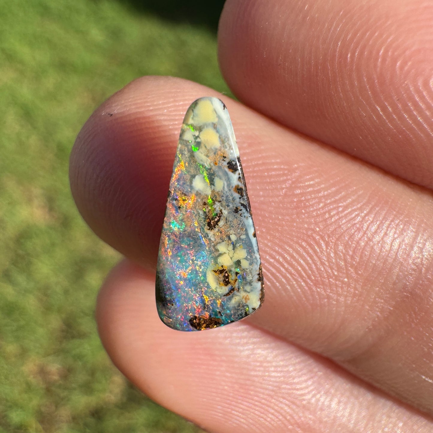 1.57 Ct small boulder opal
