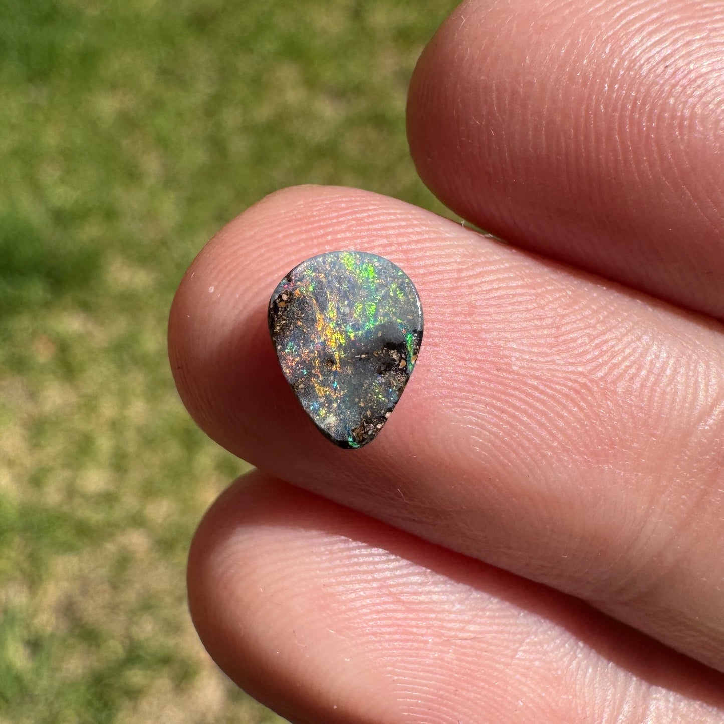 0.77 Ct extra small boulder opal - Broken River Mining