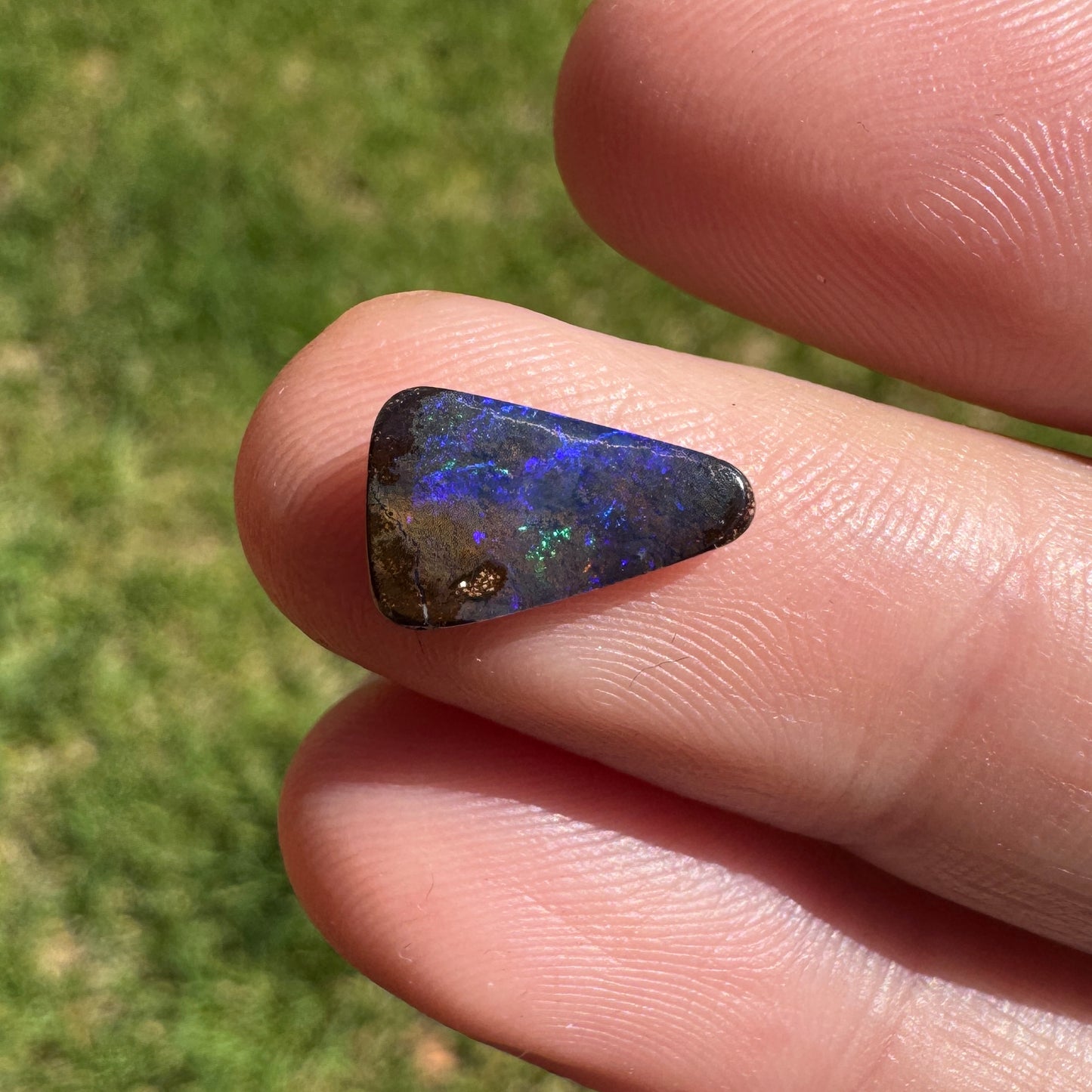 1.59 Ct extra small boulder opal - Broken River Mining