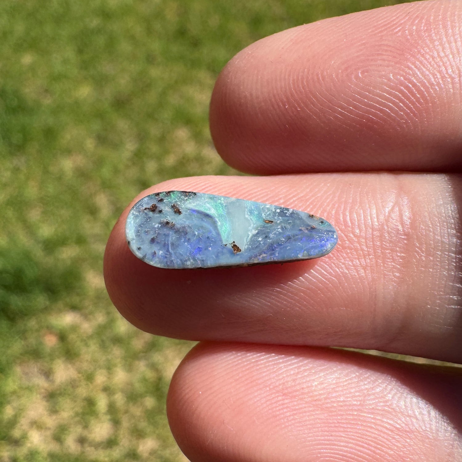 1.56 Ct small boulder opal - Broken River Mining