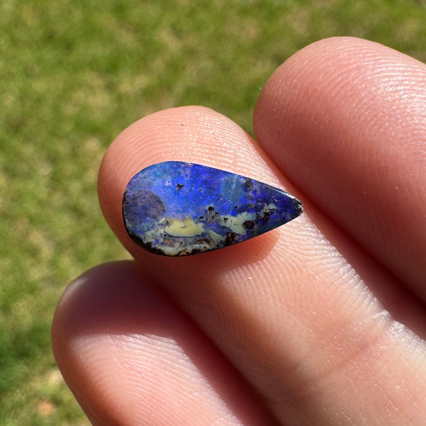 1.61 Ct small boulder opal - Broken River Mining
