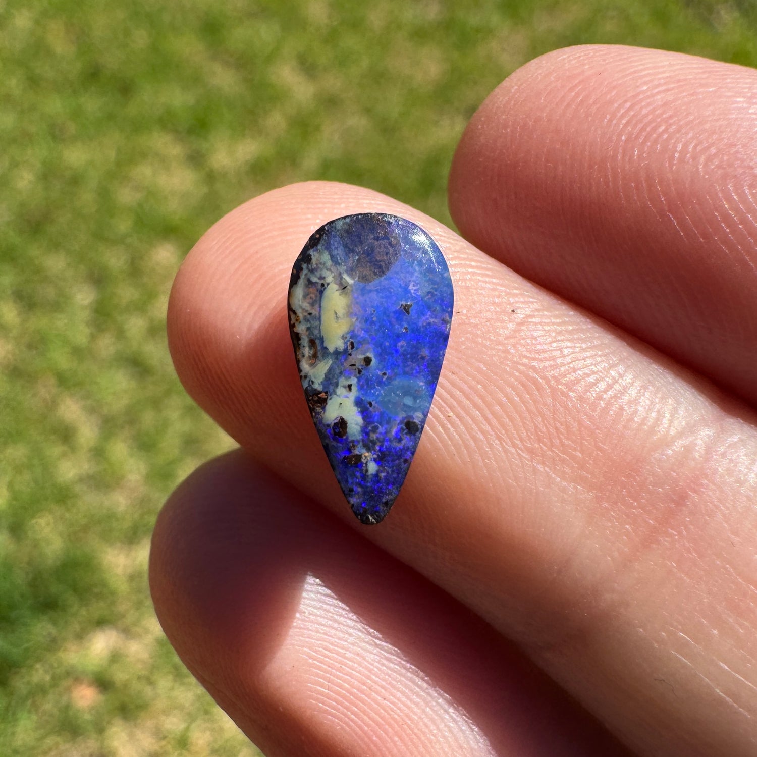 1.61 Ct small boulder opal - Broken River Mining
