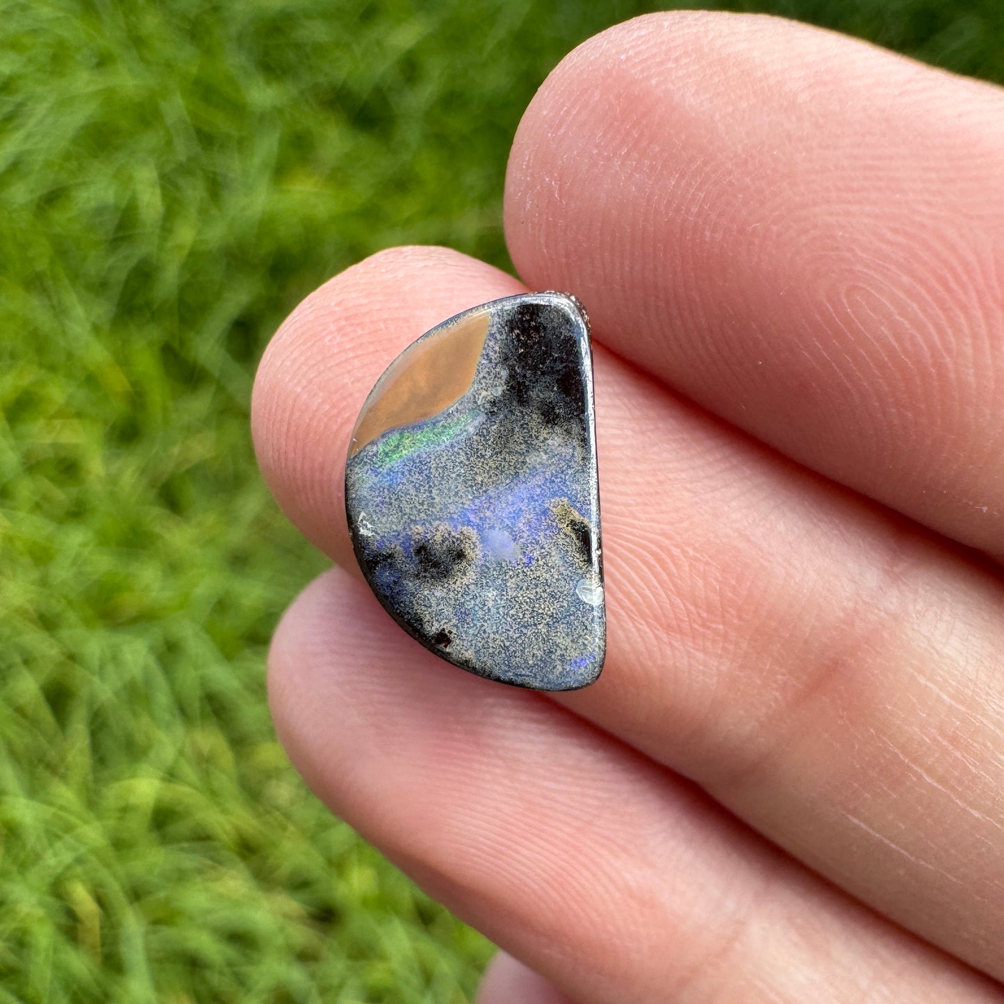 3.62 Ct small boulder opal