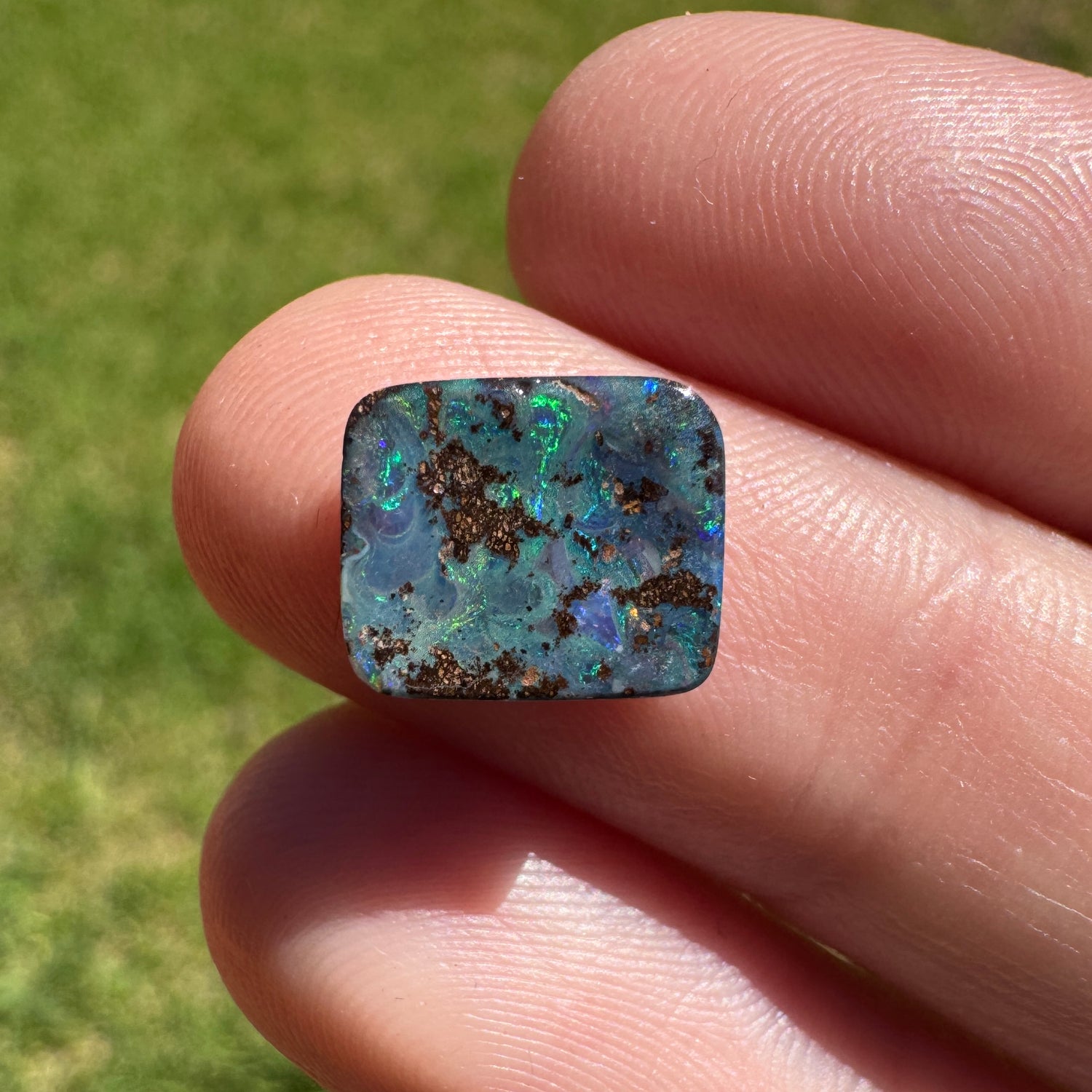 2.86 Ct small boulder opal - Broken River Mining