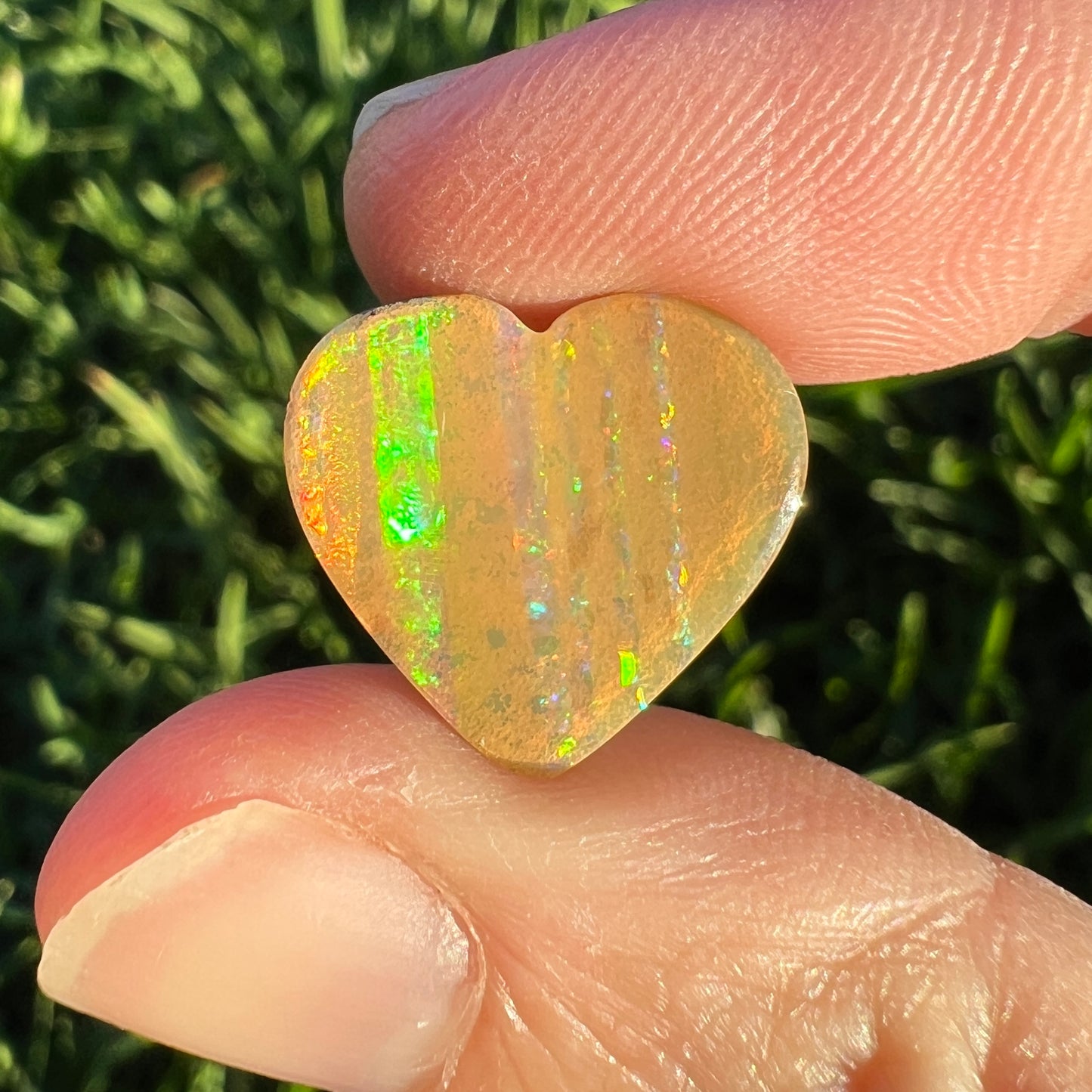 7.16 Ct heart boulder opal