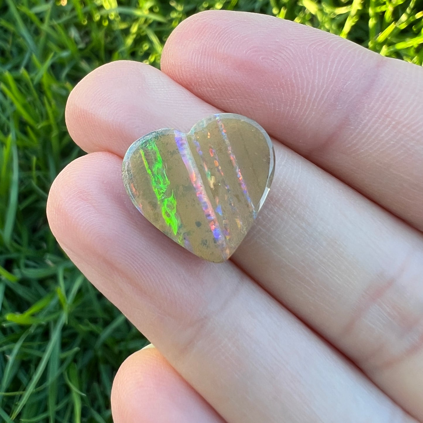 7.16 Ct heart boulder opal