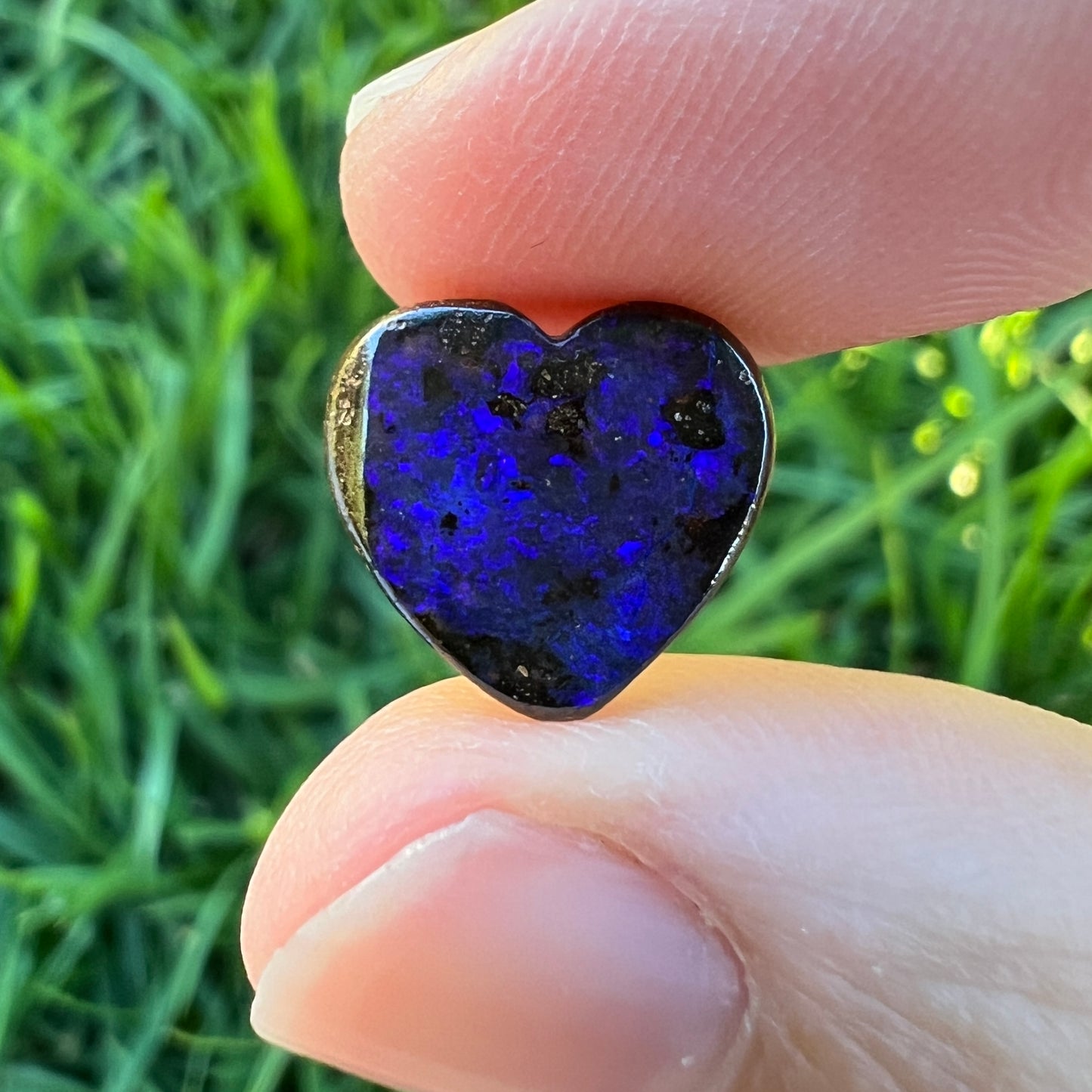 3.76 Ct heart boulder opal