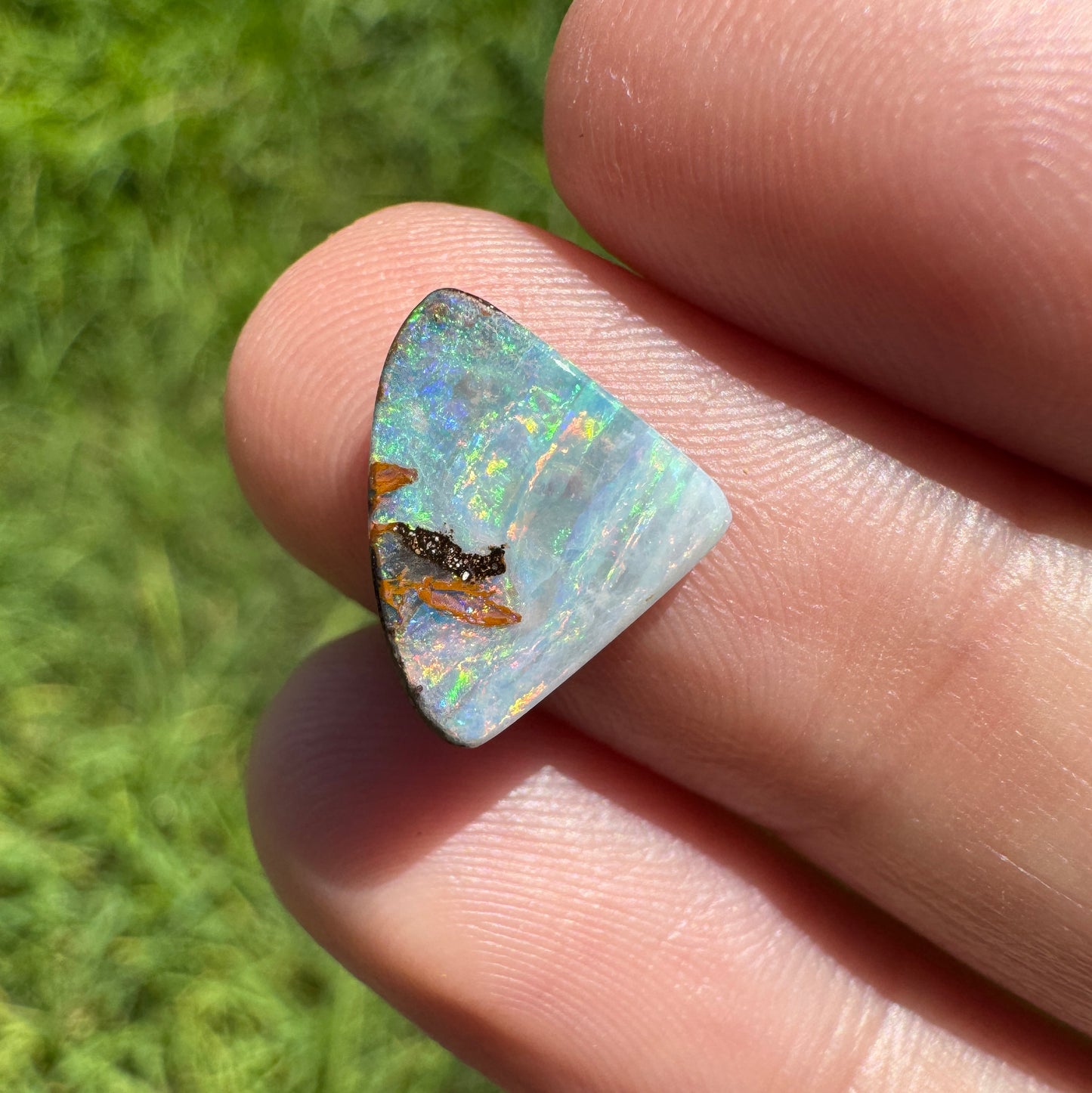 2.33 Ct small boulder opal