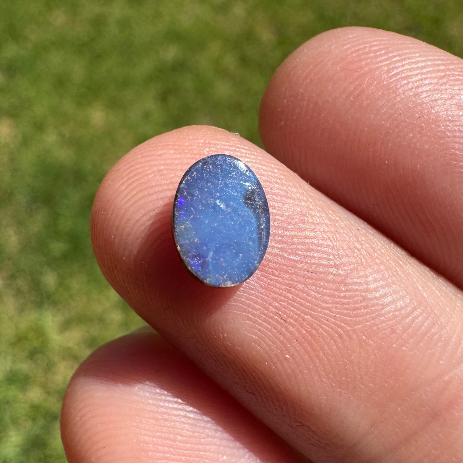 0.95 Ct extra small boulder opal - Broken River Mining