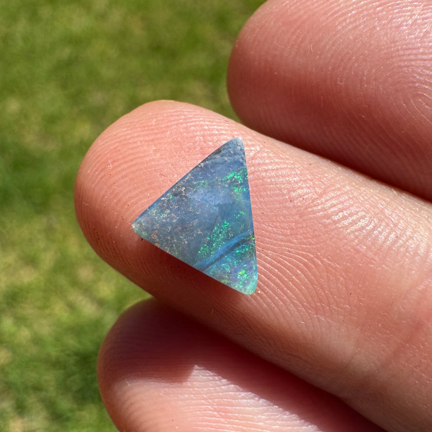 0.95 Ct extra small boulder opal - Broken River Mining