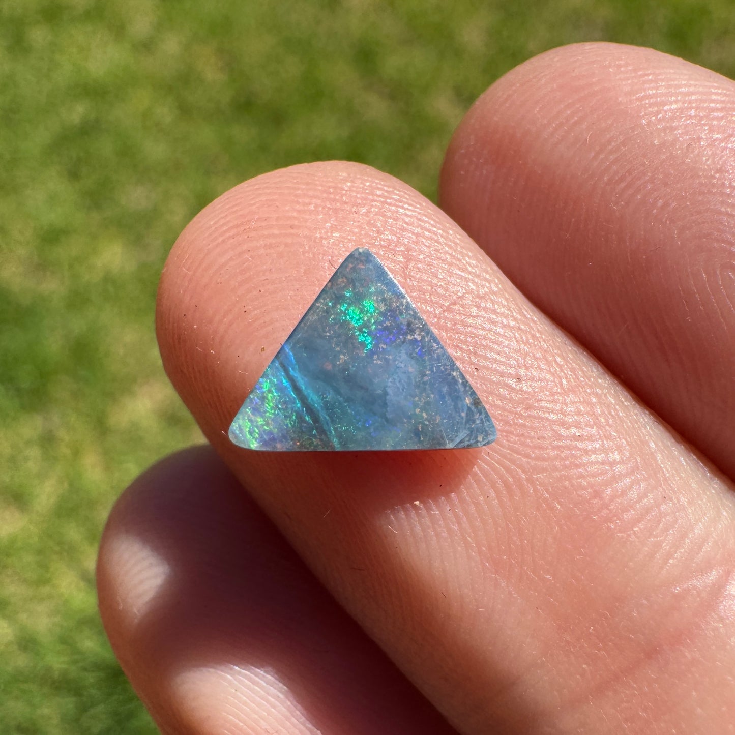 0.95 Ct extra small boulder opal - Broken River Mining