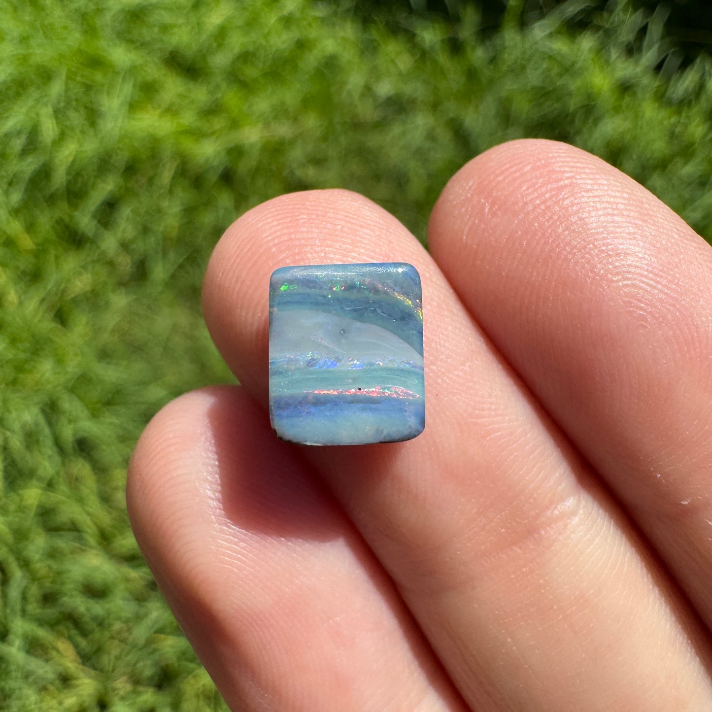1.86 Ct small boulder opal