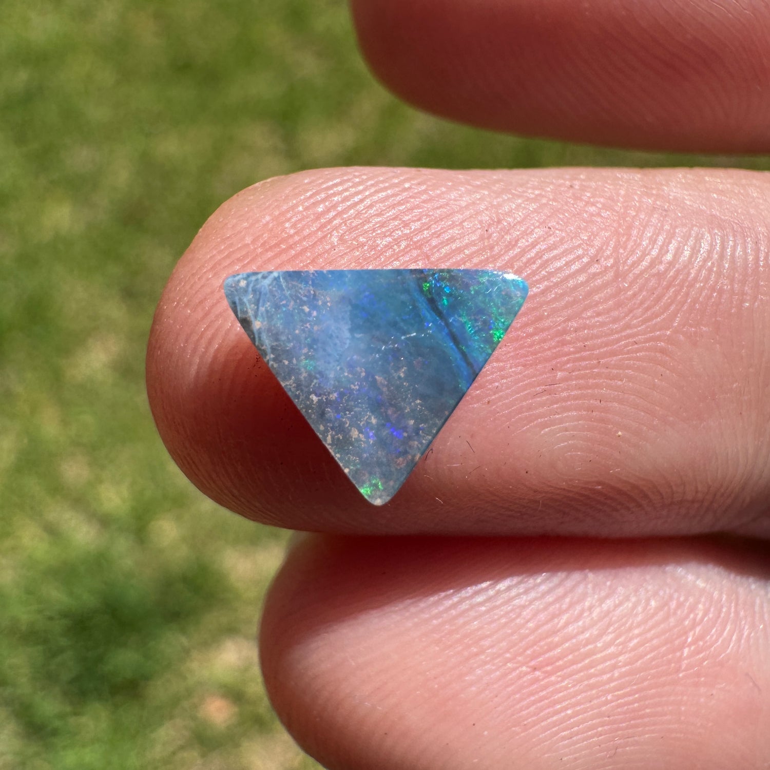 0.95 Ct extra small boulder opal - Broken River Mining