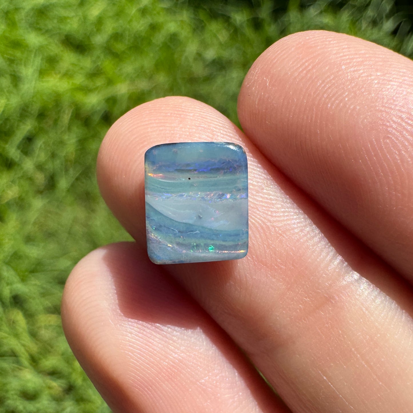 1.86 Ct small boulder opal