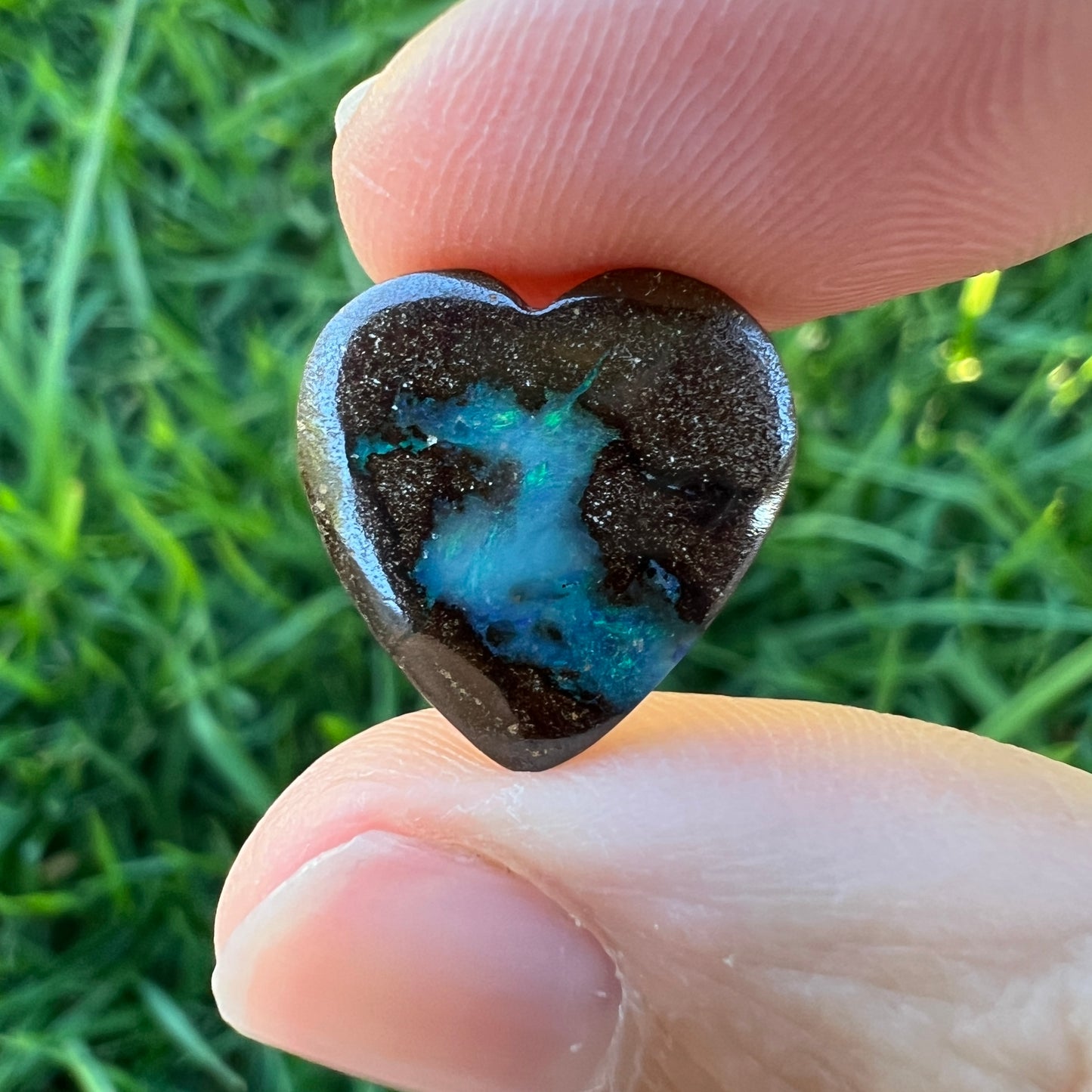 5.89 Ct heart boulder opal