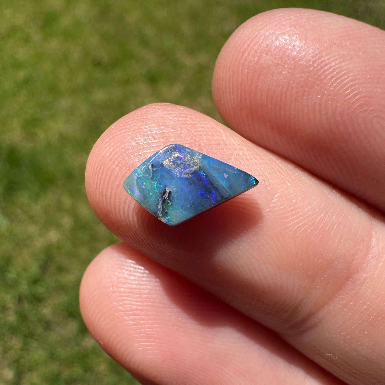 1.26 Ct small boulder opal - Broken River Mining