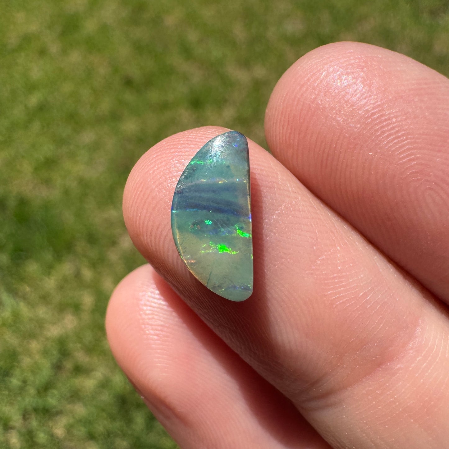 1.73 Ct small boulder opal - Broken River Mining