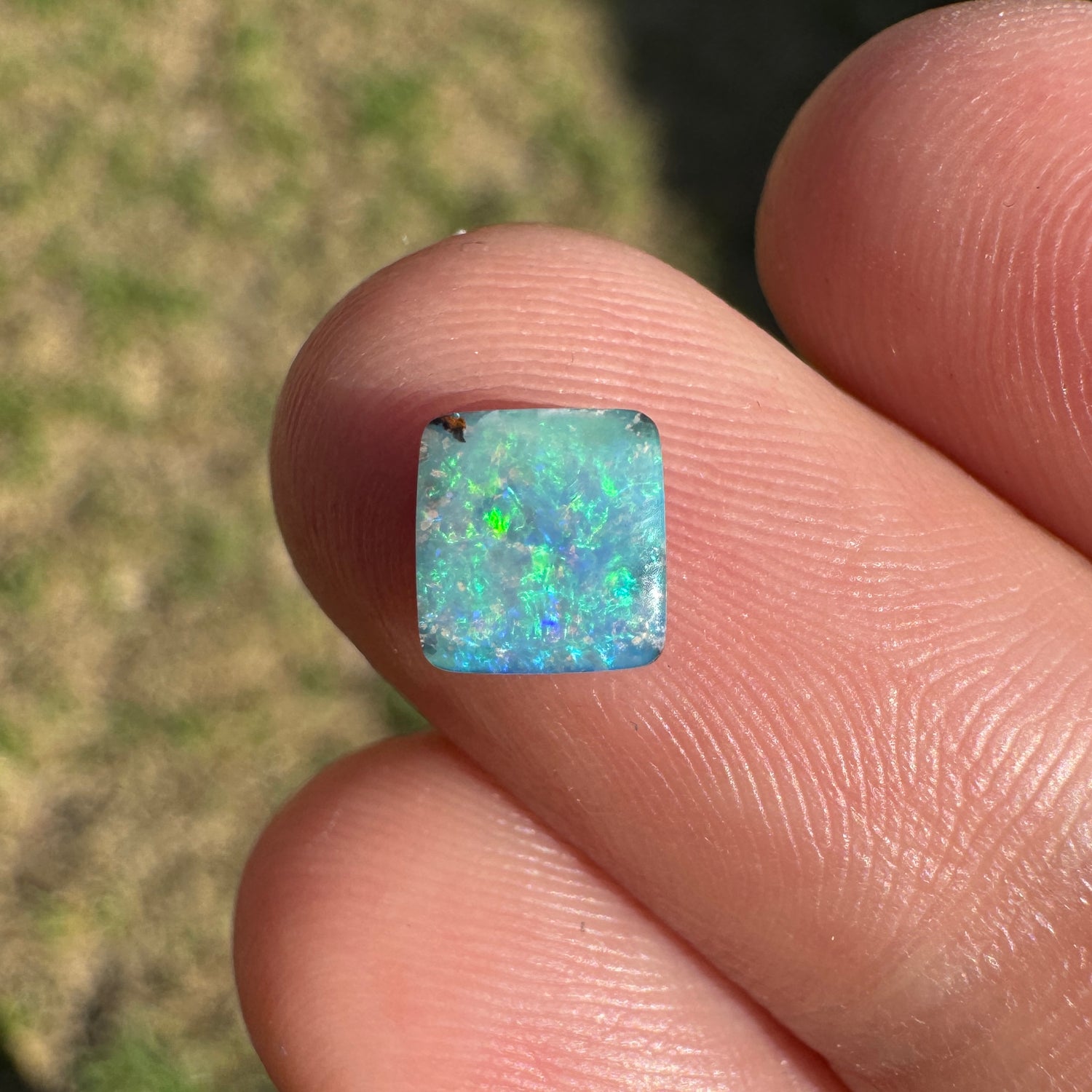 0.95 Ct extra small boulder opal - Broken River Mining