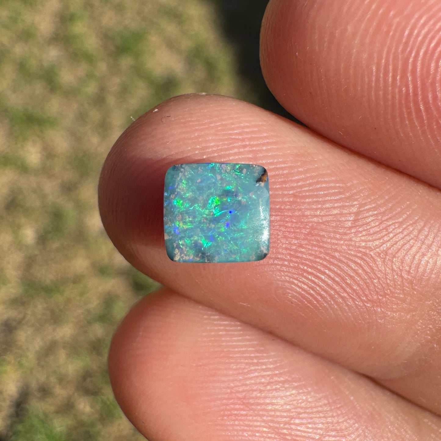 0.95 Ct extra small boulder opal - Broken River Mining