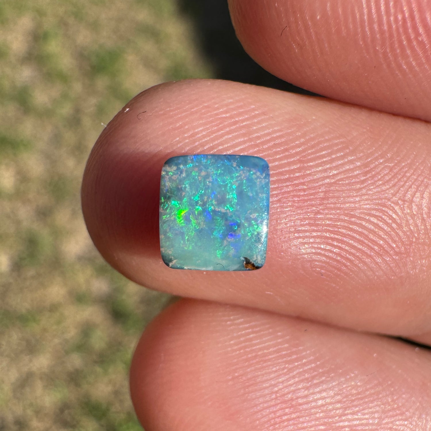 0.95 Ct extra small boulder opal - Broken River Mining
