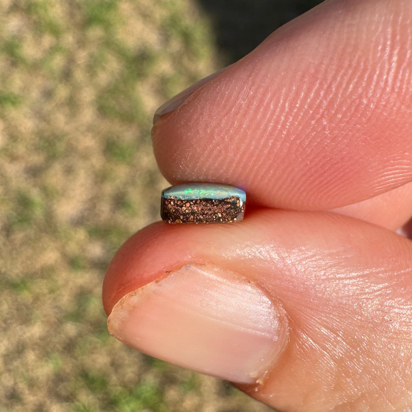 0.95 Ct extra small boulder opal - Broken River Mining