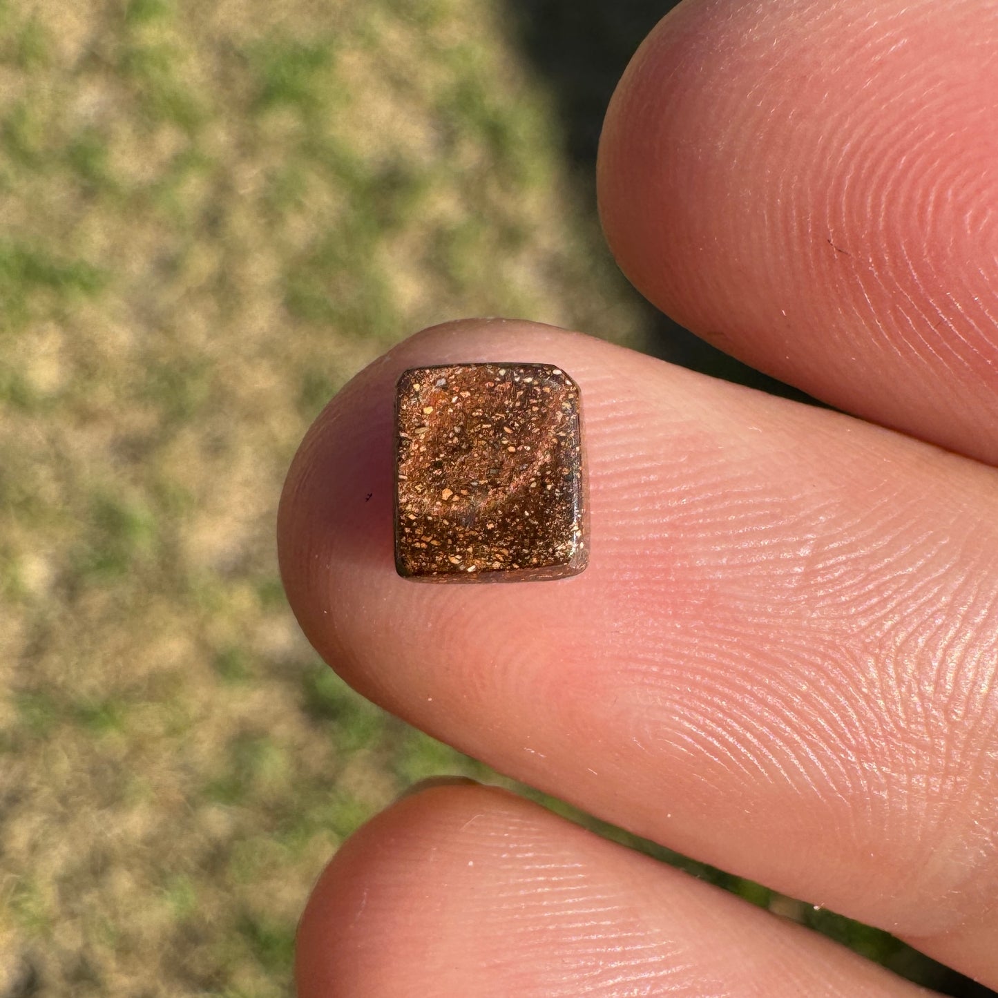 0.95 Ct extra small boulder opal - Broken River Mining