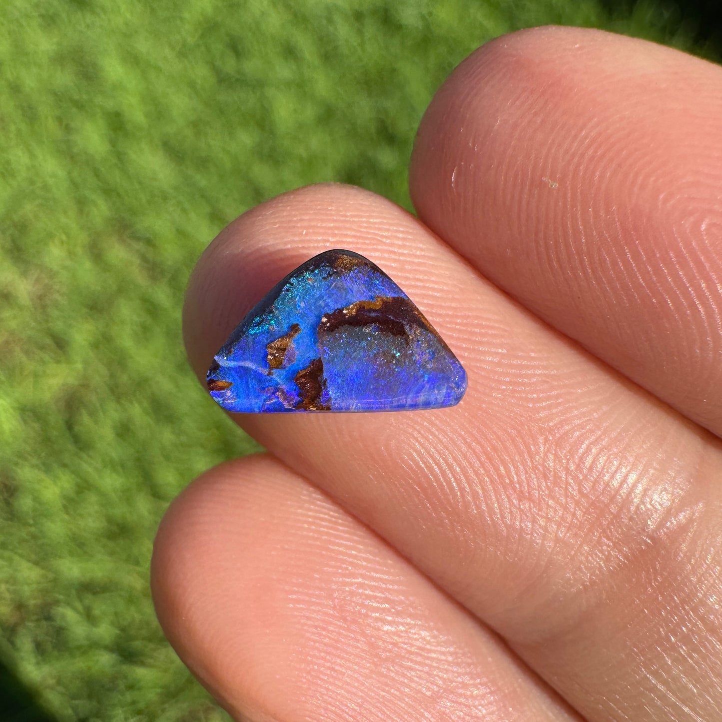 1.53 Ct small boulder opal