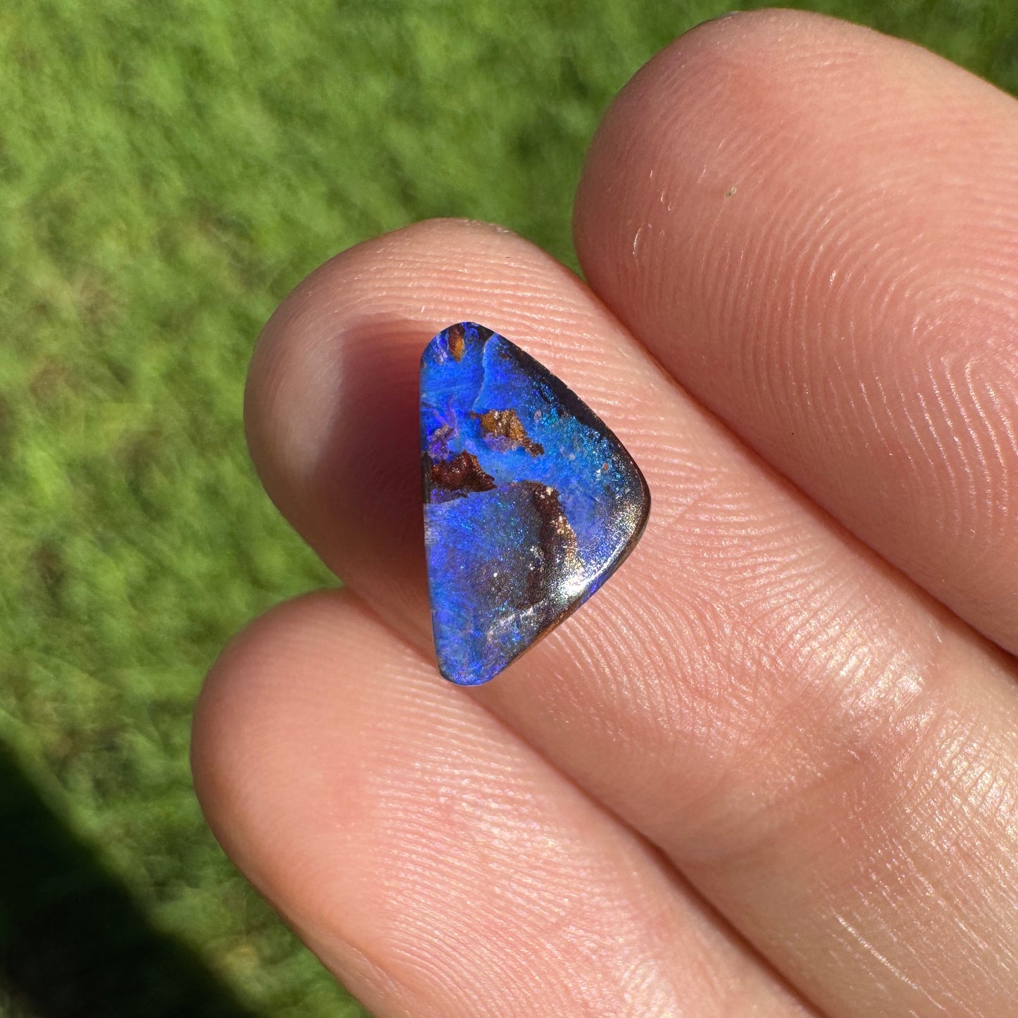 1.53 Ct small boulder opal