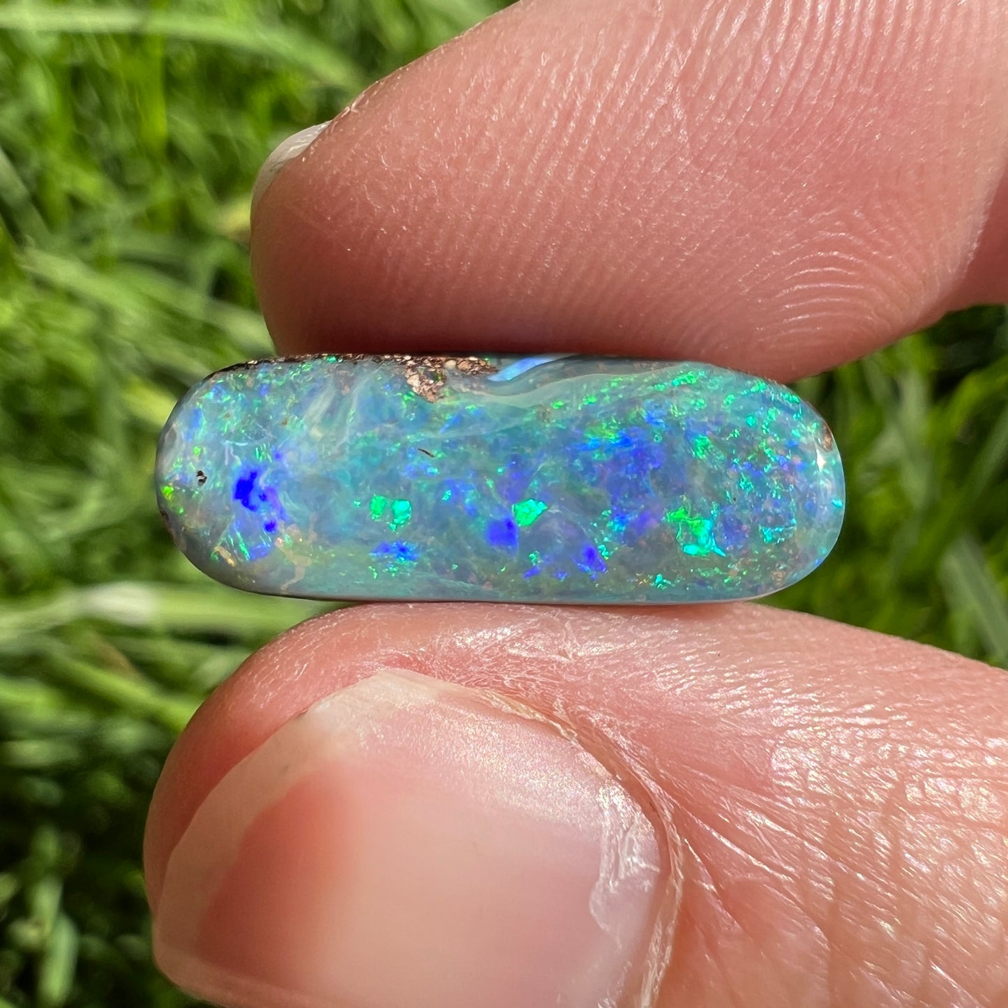 4.80 Ct green-blue boulder opal