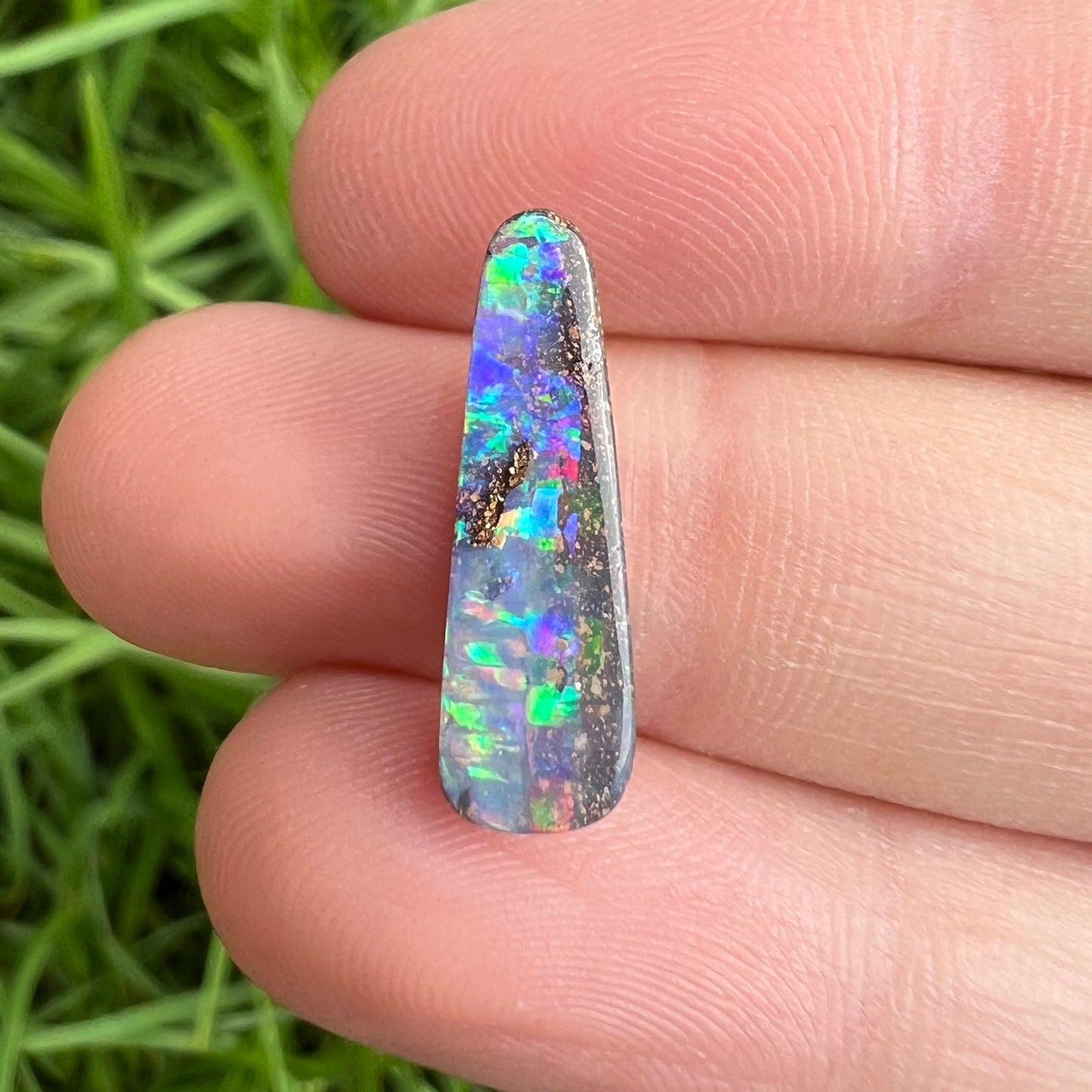 2.75 Ct small gem boulder opal