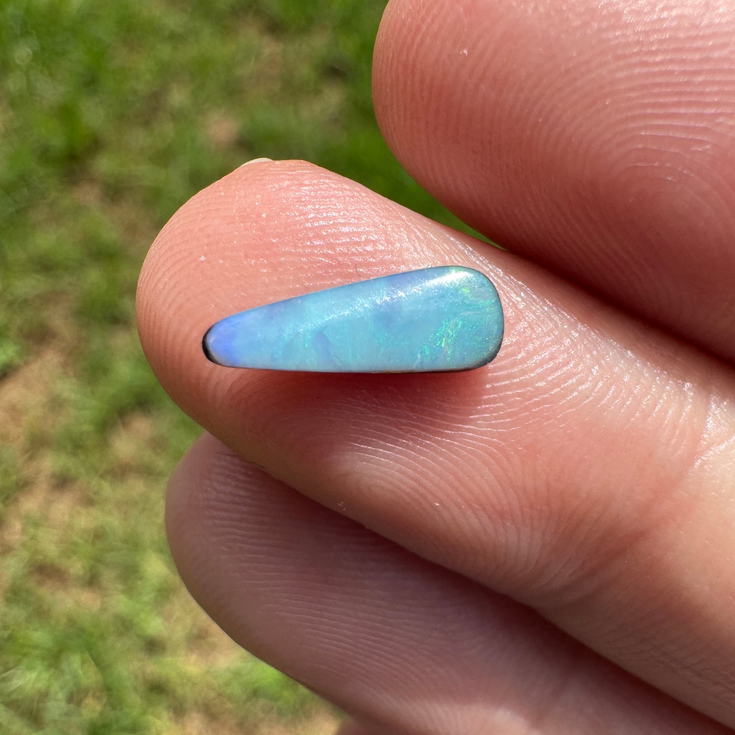0.88 Ct extra small boulder opal