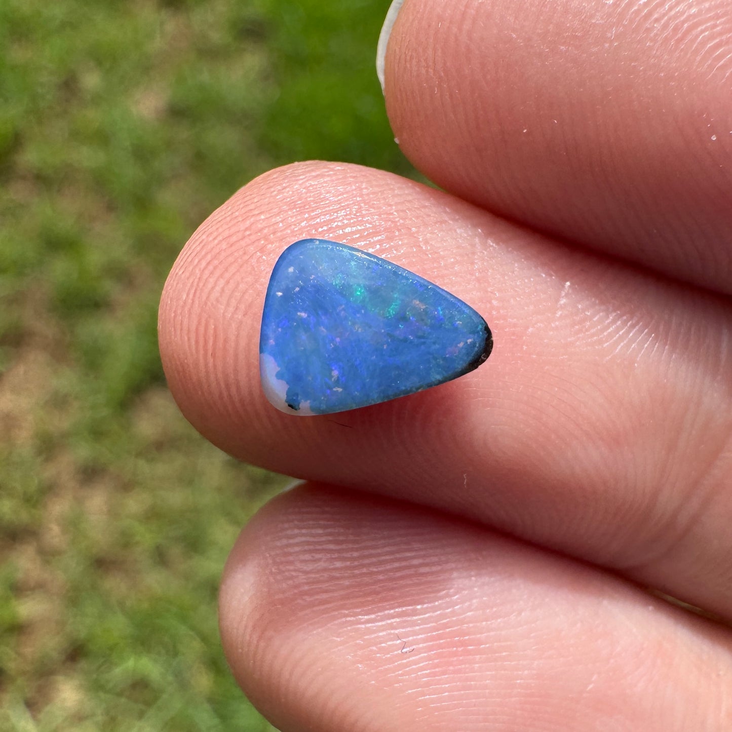0.90 Ct small boulder opal