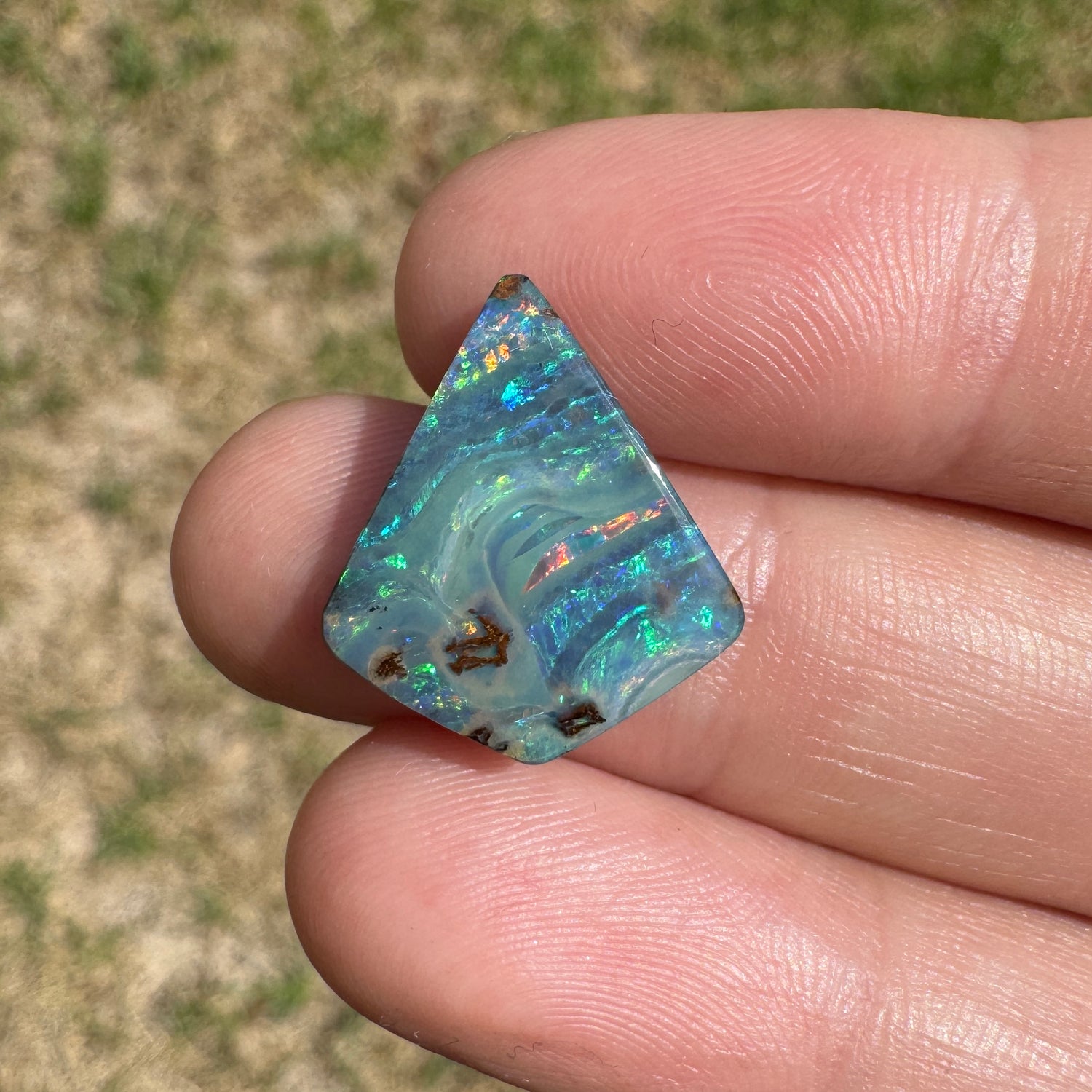5.27 Ct kite-shaped boulder opal - Broken River Mining